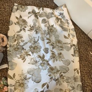 White and gold New York and company Skirt